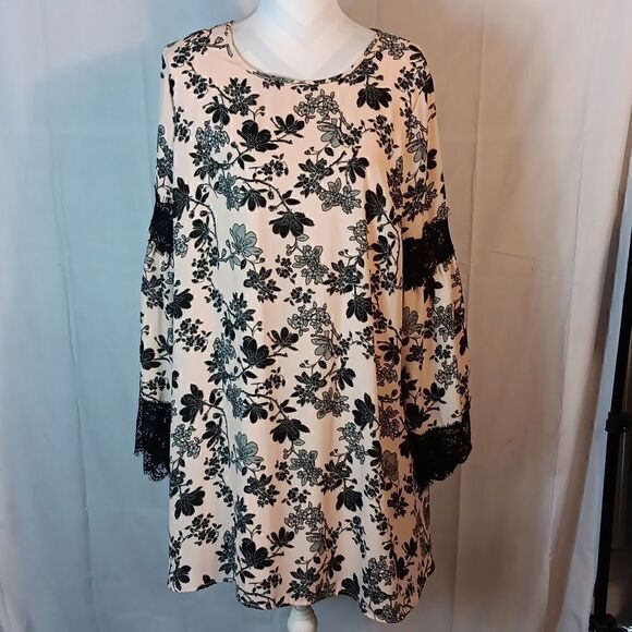 Charlotte Russe Floral Lace Trim Dress - Picture 1 of 9